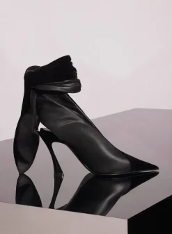 MUGLER black leather knot fang 95 mules