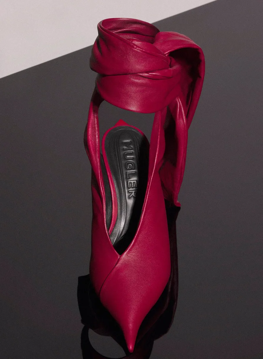 MUGLER red leather knot fang 95 mules